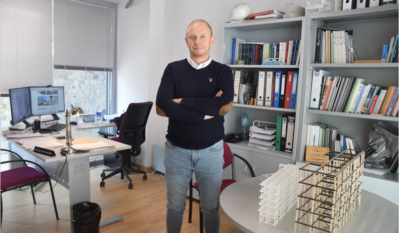 Carlos Parra, investigador principal do grupo de I&D&I em Ciência e Tecnologia Avançadas da Construção na UPCT. Foto: Universidade Politécnica de Cartagena.
